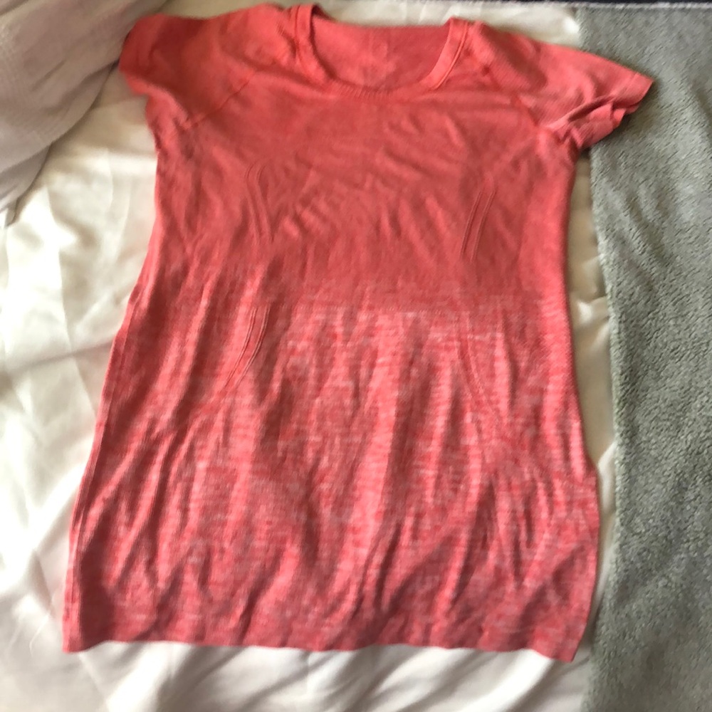 Pink workout t shirt (Lululemon)